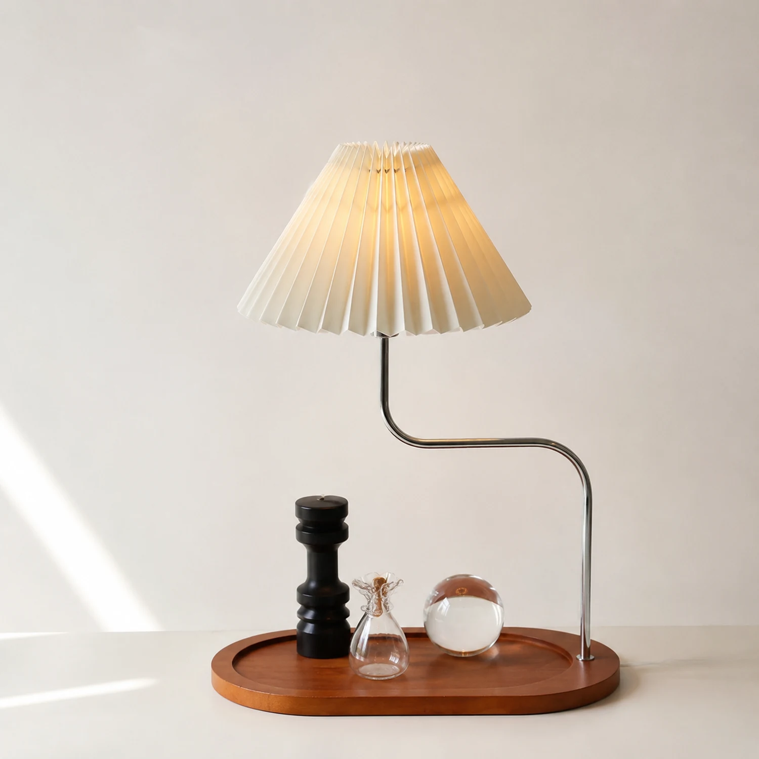 Solid Wood Retro Creative Pleated Table Lamp - Lumpaz