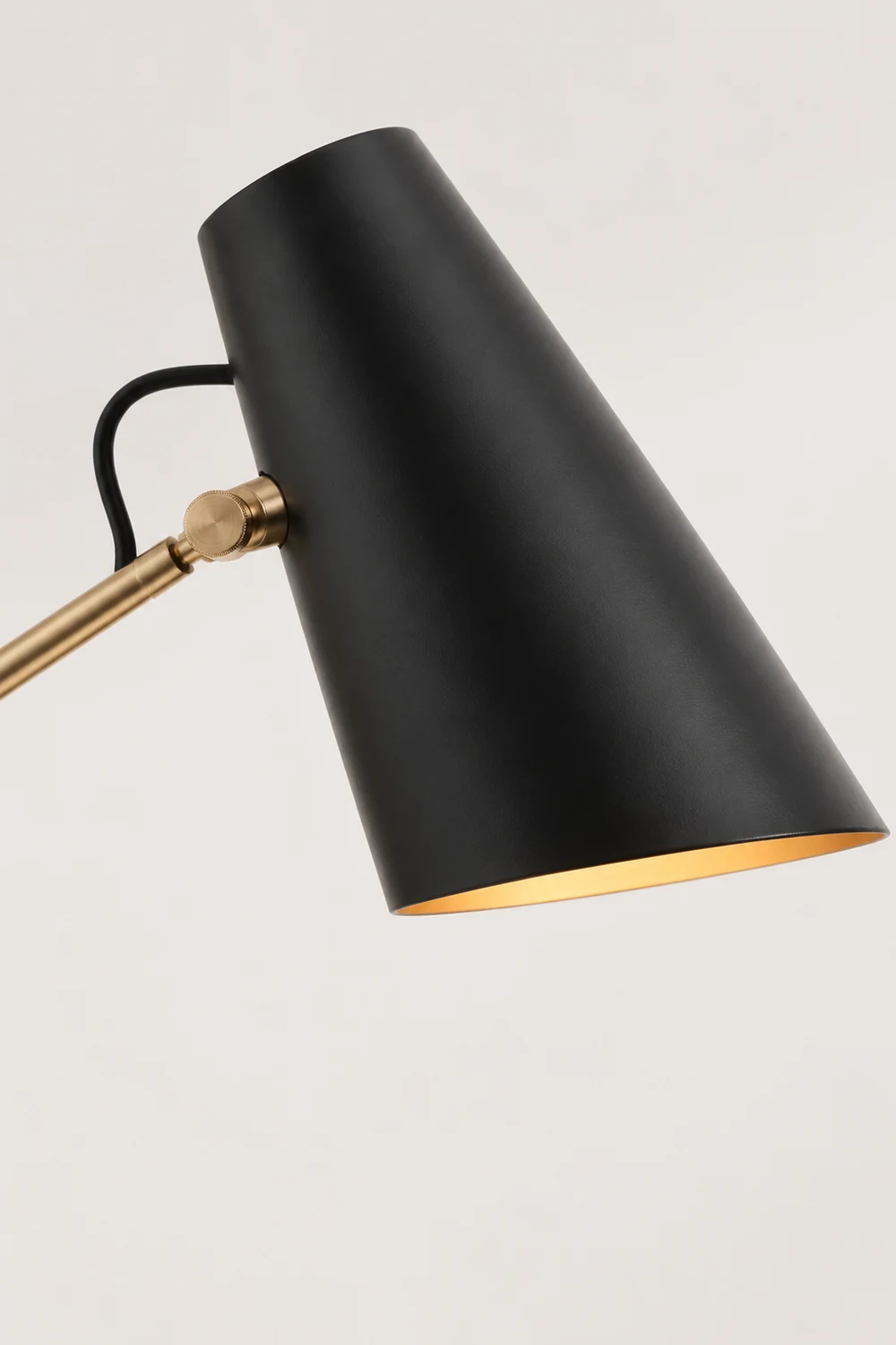 Unique Nordic Style Art Decor Table Lamp - Lumpaz