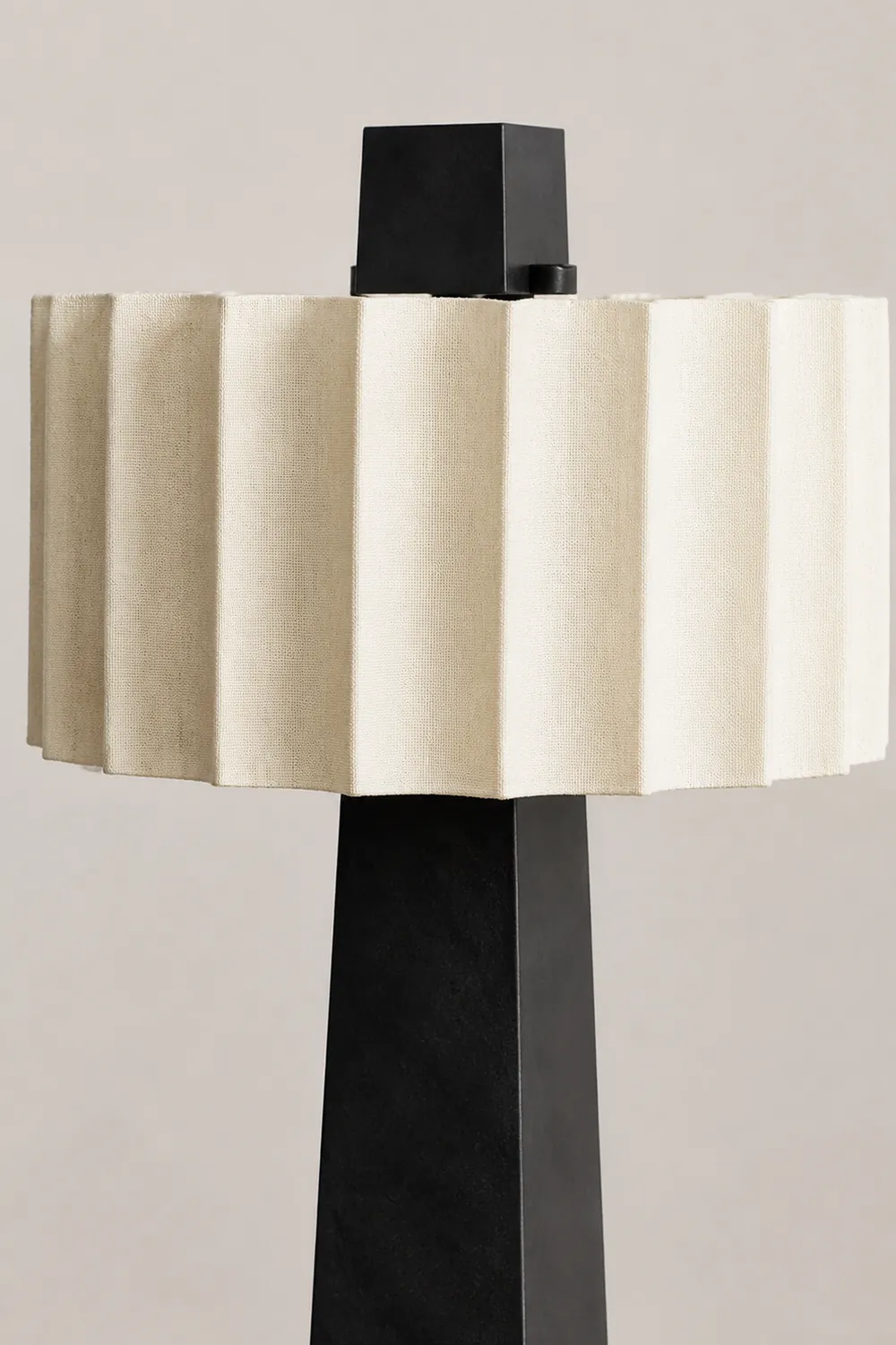 Creative Designer Black & White Decorative Table Lamp - Lumpaz