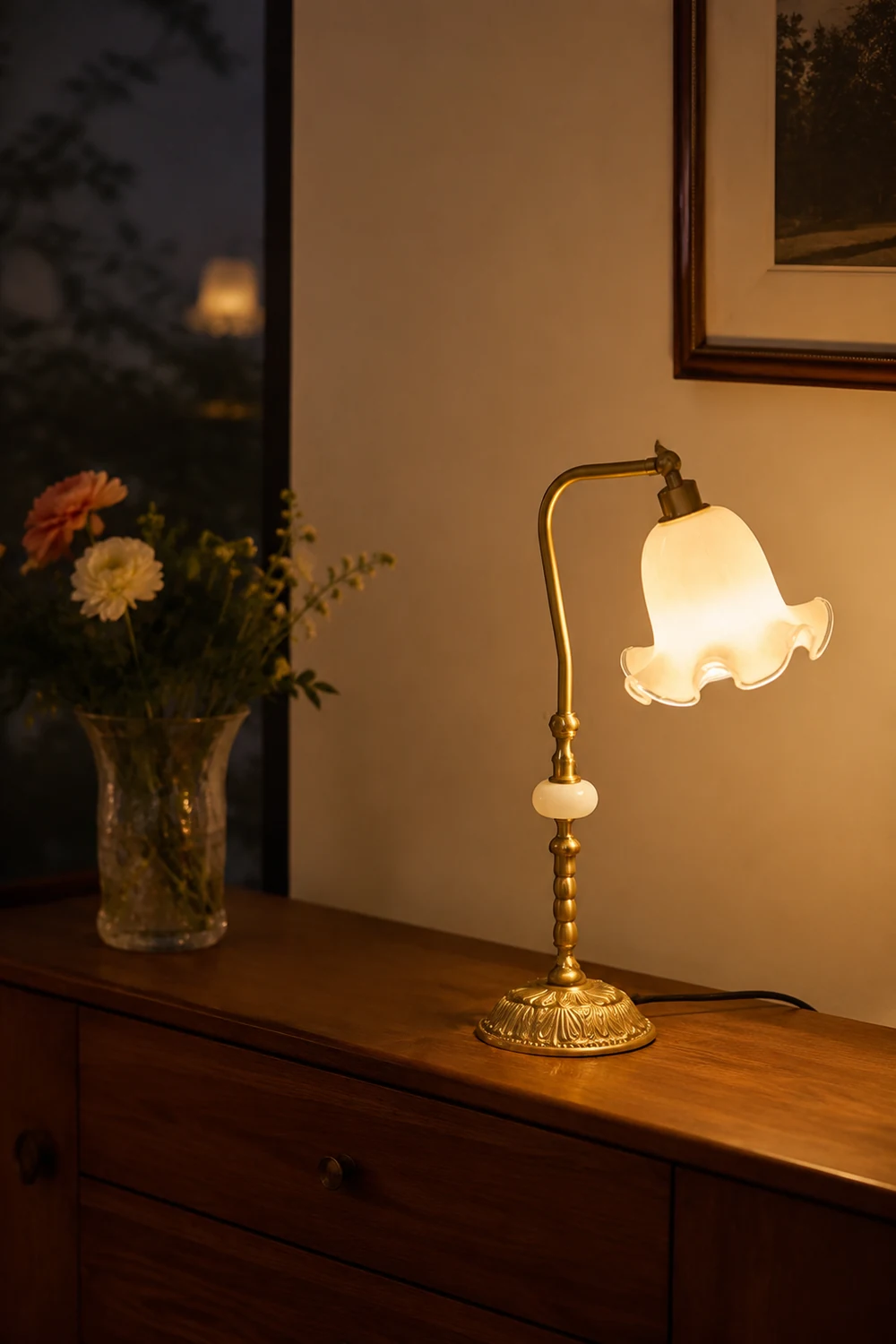 Nouveau Fashion Floral Brass Table Lamp - Lumpaz