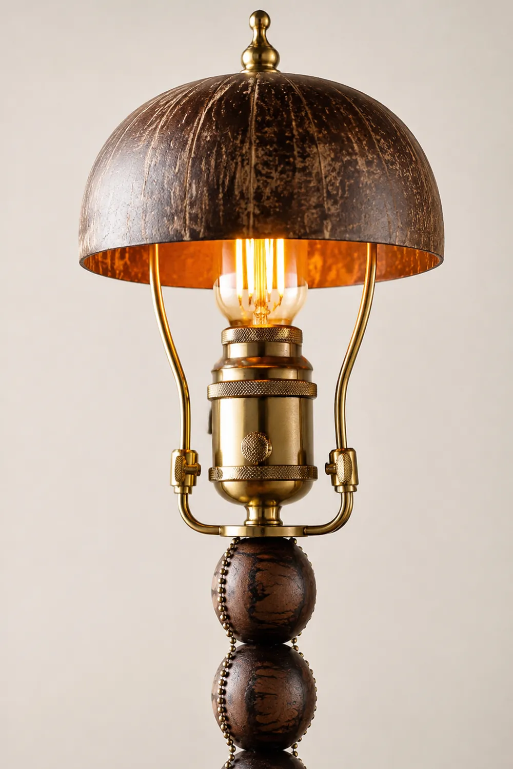 Retro Coconut Shell Decor Table Lamp - Lumpaz