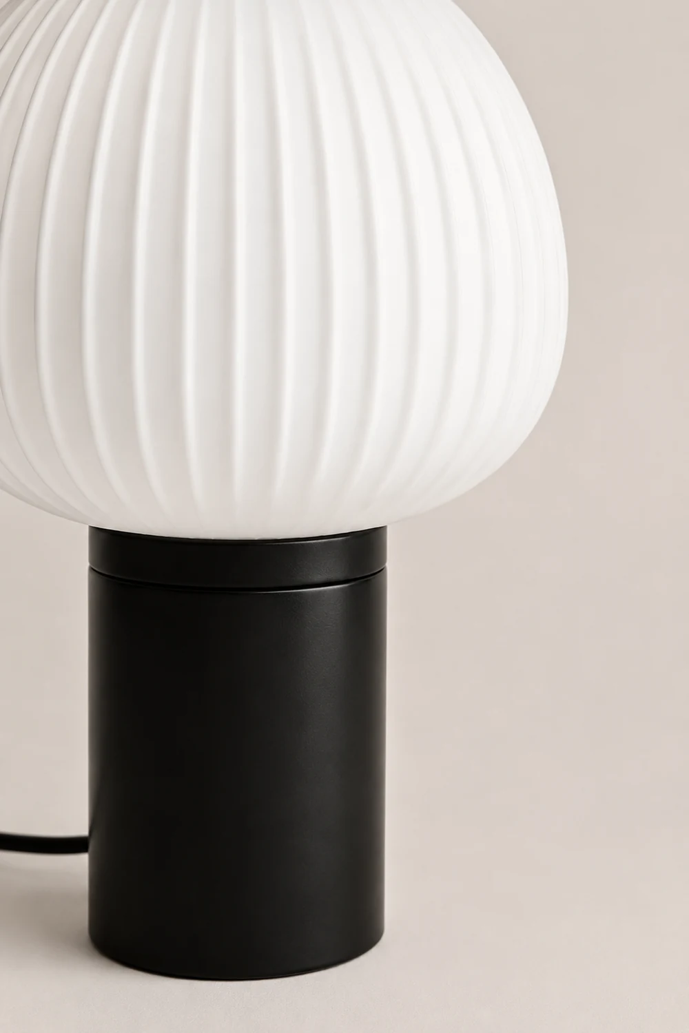 Nordic Light Luxury Simple Bedroom Table Lamp - Lumpaz