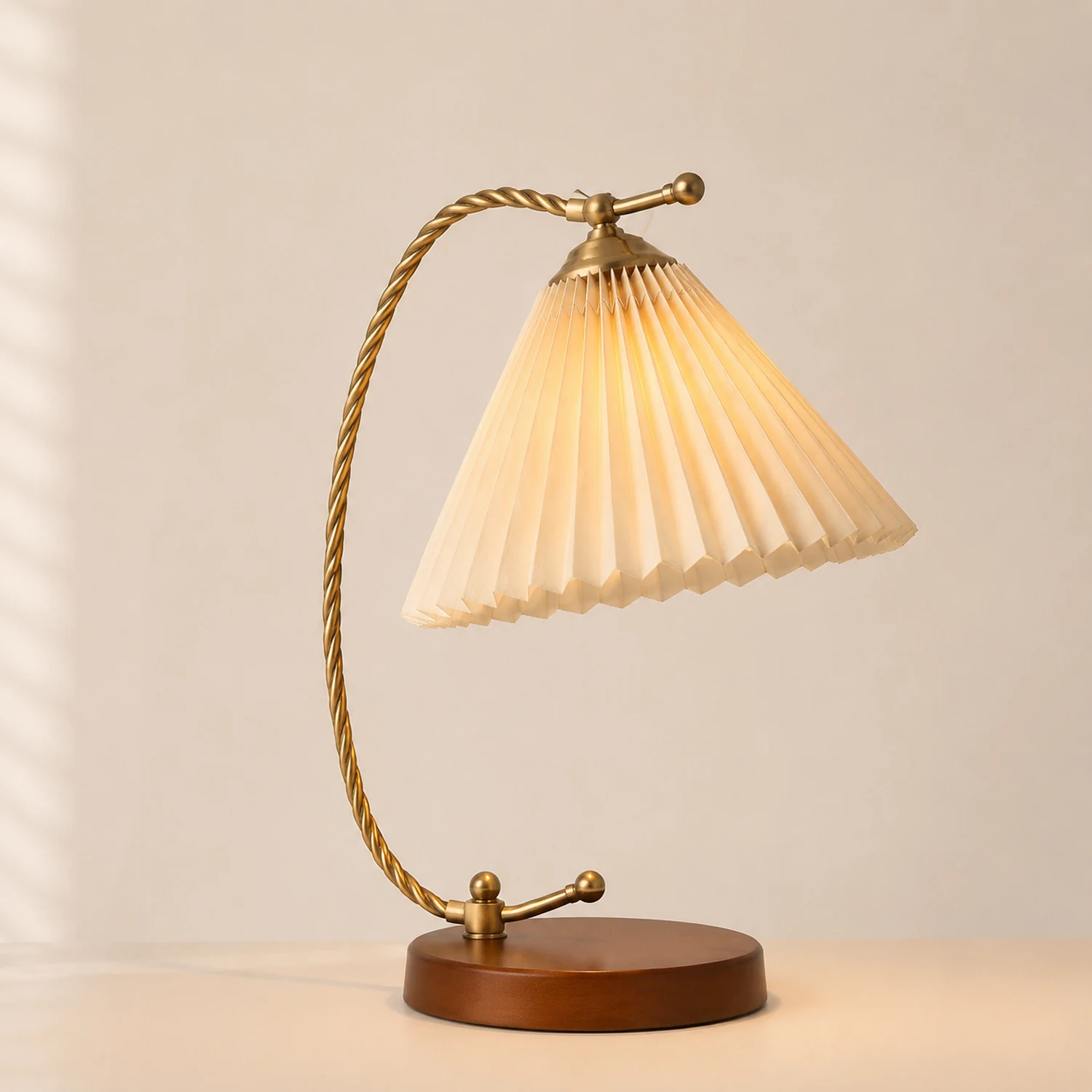 Dotty Retro Pleated Table Lamp - Lumpaz