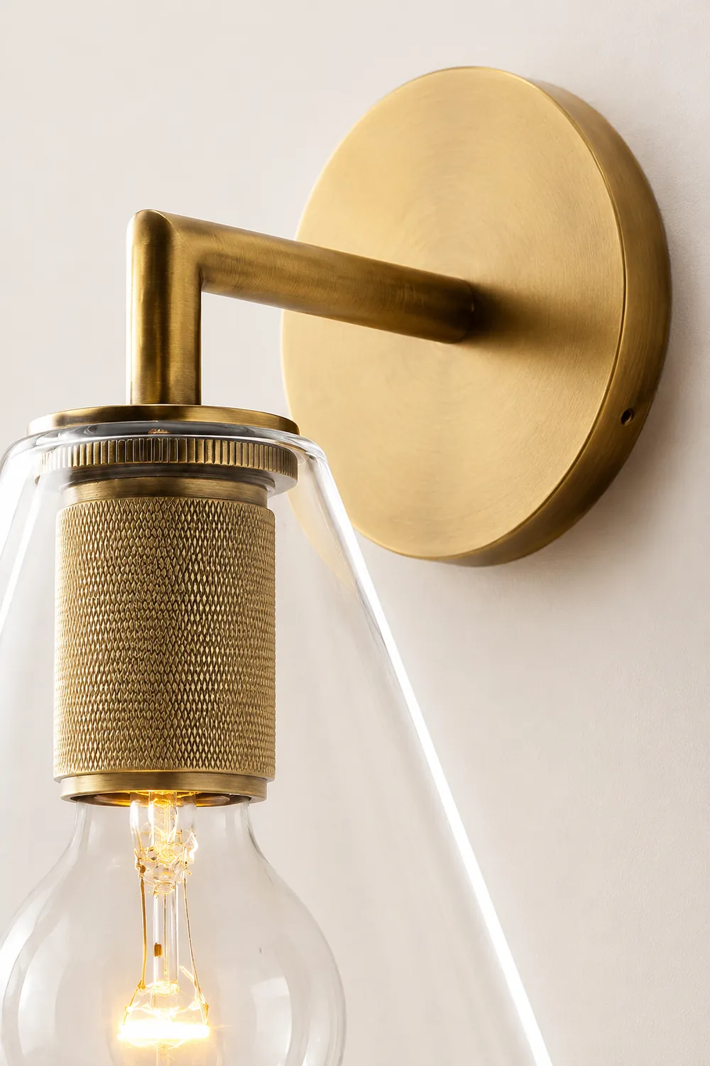 Armed Retro Brass Wall Sconce - Lumpaz