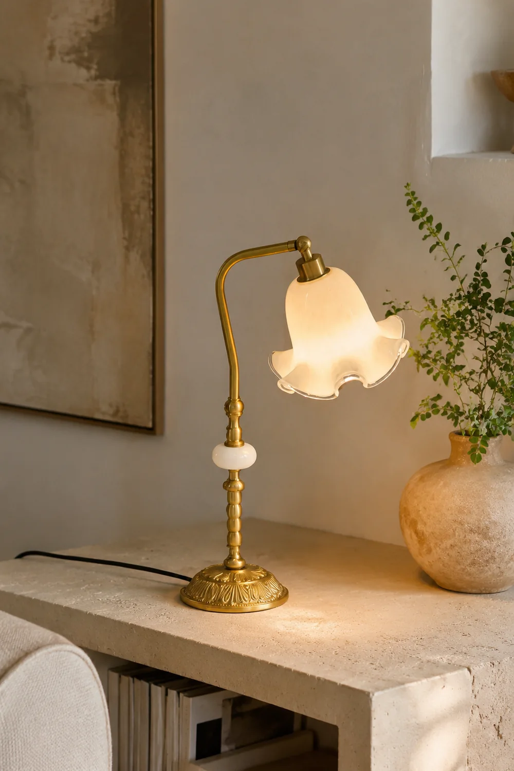 Nouveau Fashion Floral Brass Table Lamp - Lumpaz