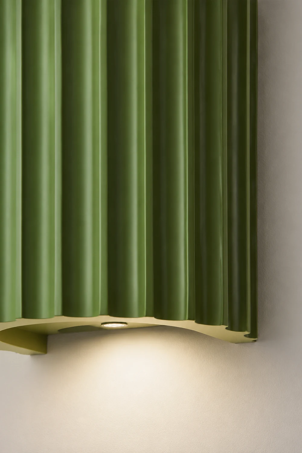 Modern Half-Circle Resin Wall Sconce For Living Room - Lumpaz