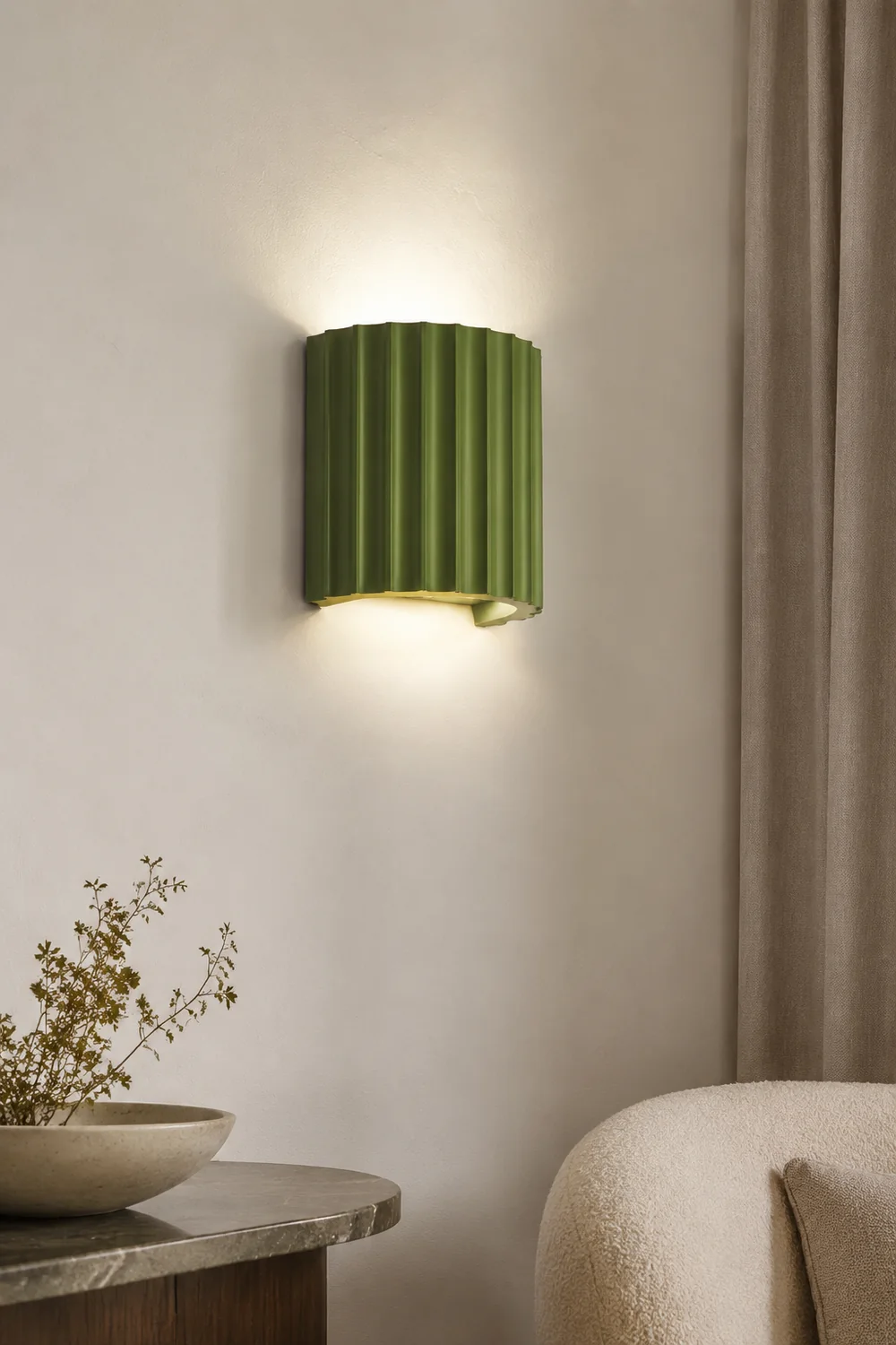 Modern Half-Circle Resin Wall Sconce For Living Room - Lumpaz