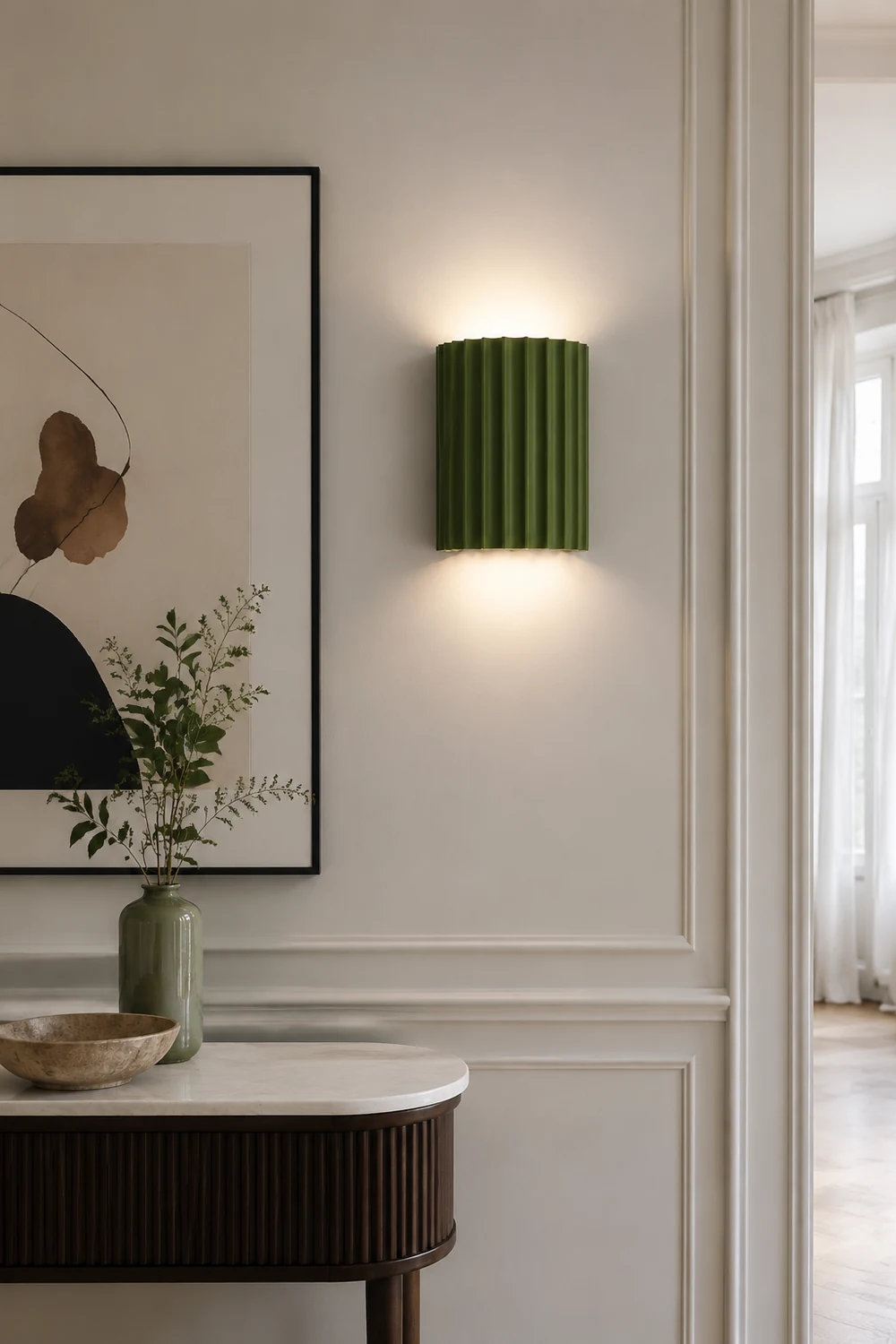 Modern Half-Circle Resin Wall Sconce For Living Room - Lumpaz