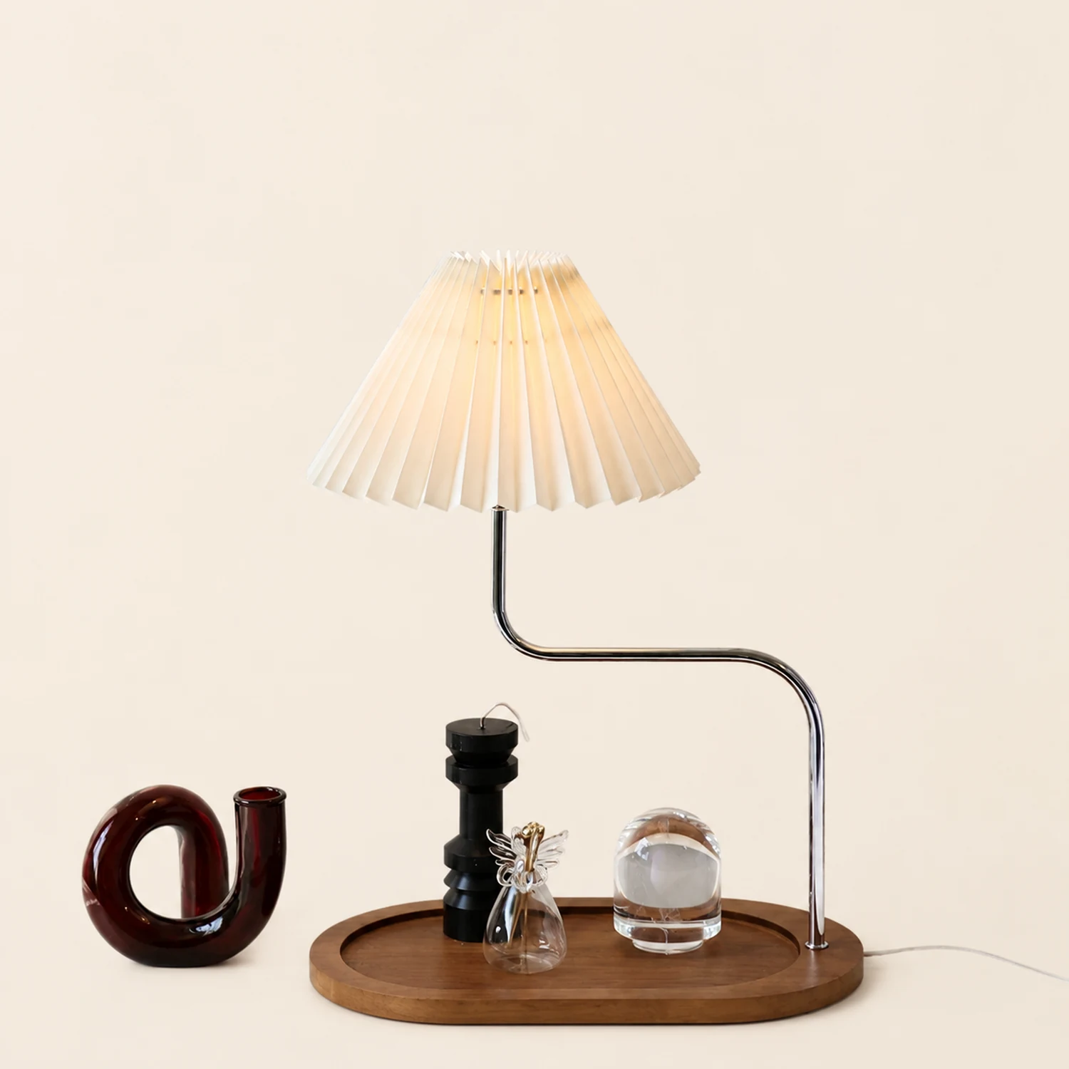 Solid Wood Retro Creative Pleated Table Lamp - Lumpaz