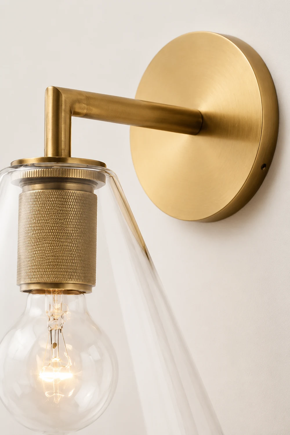 Armed Retro Brass Wall Sconce - Lumpaz