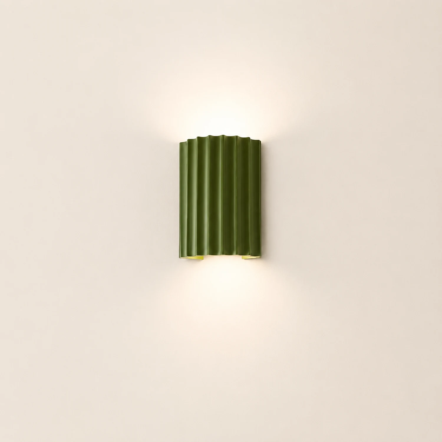 Modern Half-Circle Resin Wall Sconce For Living Room - Lumpaz