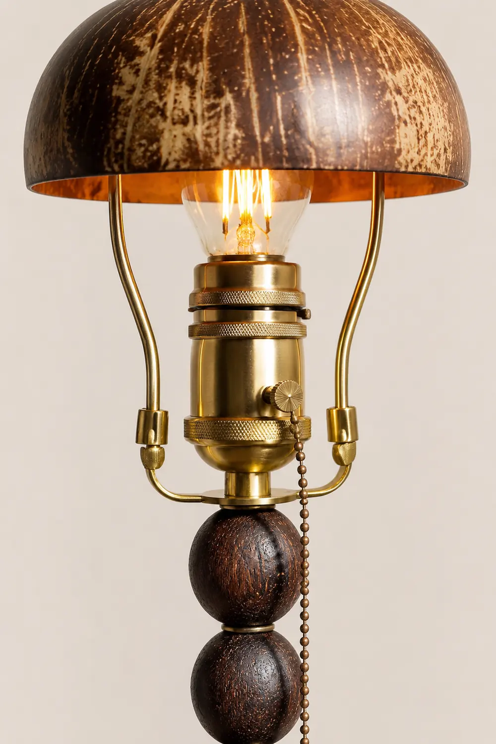 Retro Coconut Shell Decor Table Lamp - Lumpaz