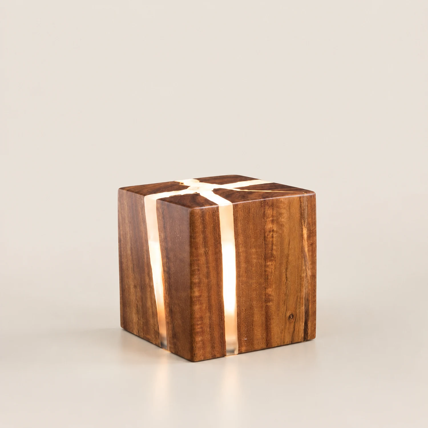 Solid Wood Art Crackle Table Lamp - Lumpaz