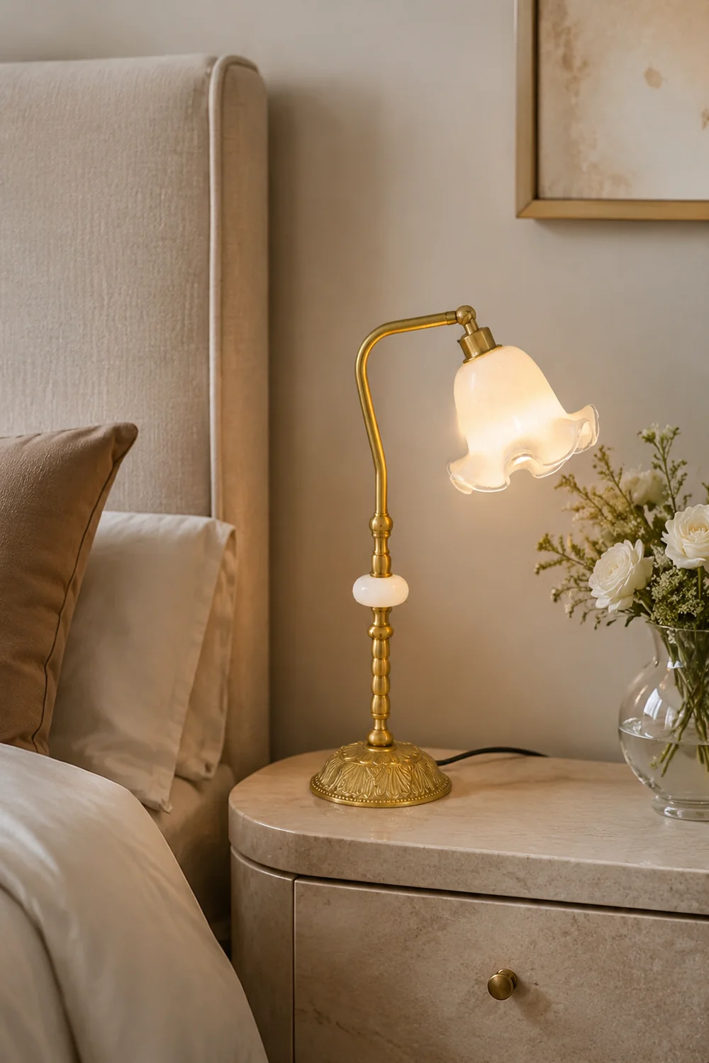 Nouveau Fashion Floral Brass Table Lamp - Lumpaz