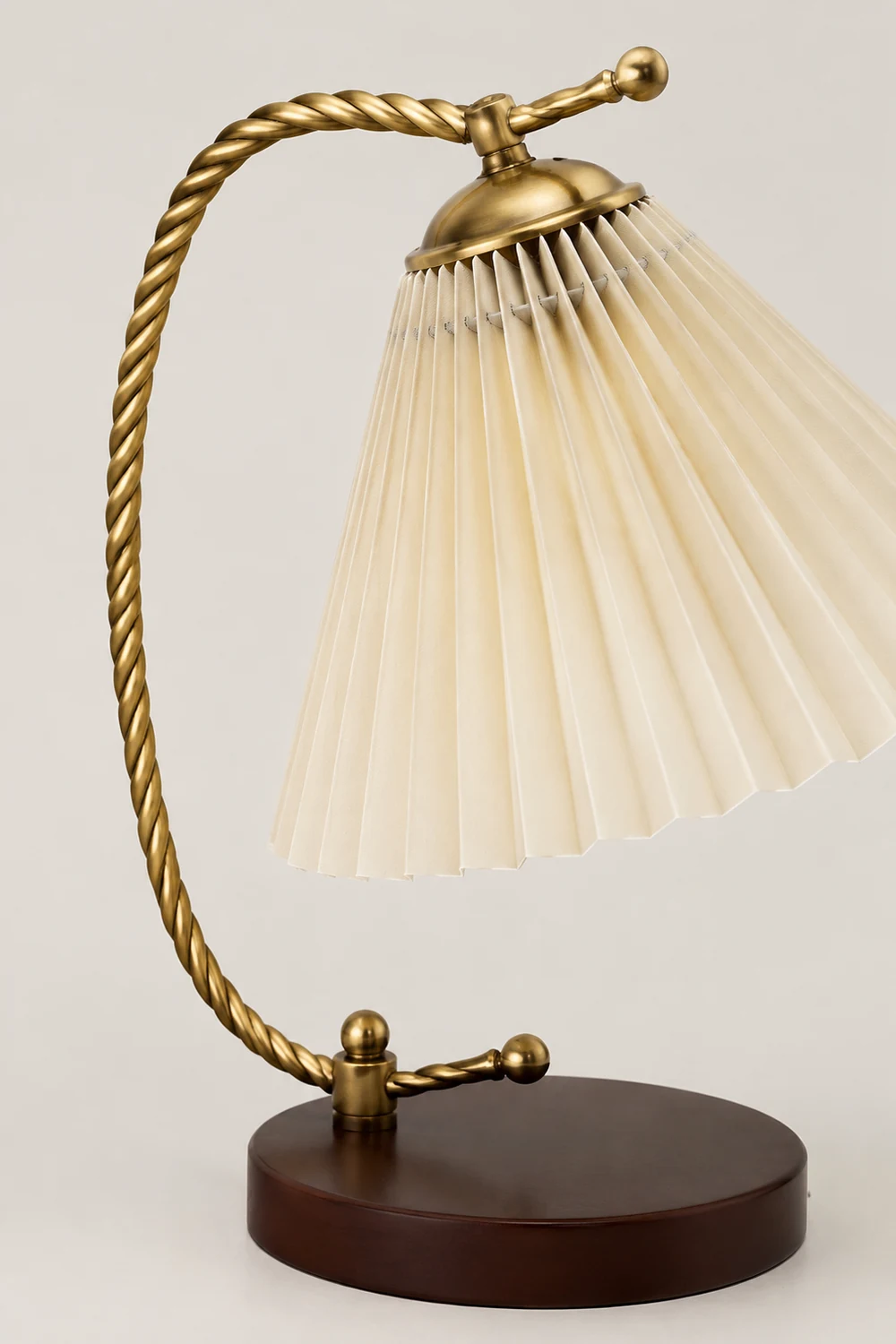 Dotty Retro Pleated Table Lamp - Lumpaz