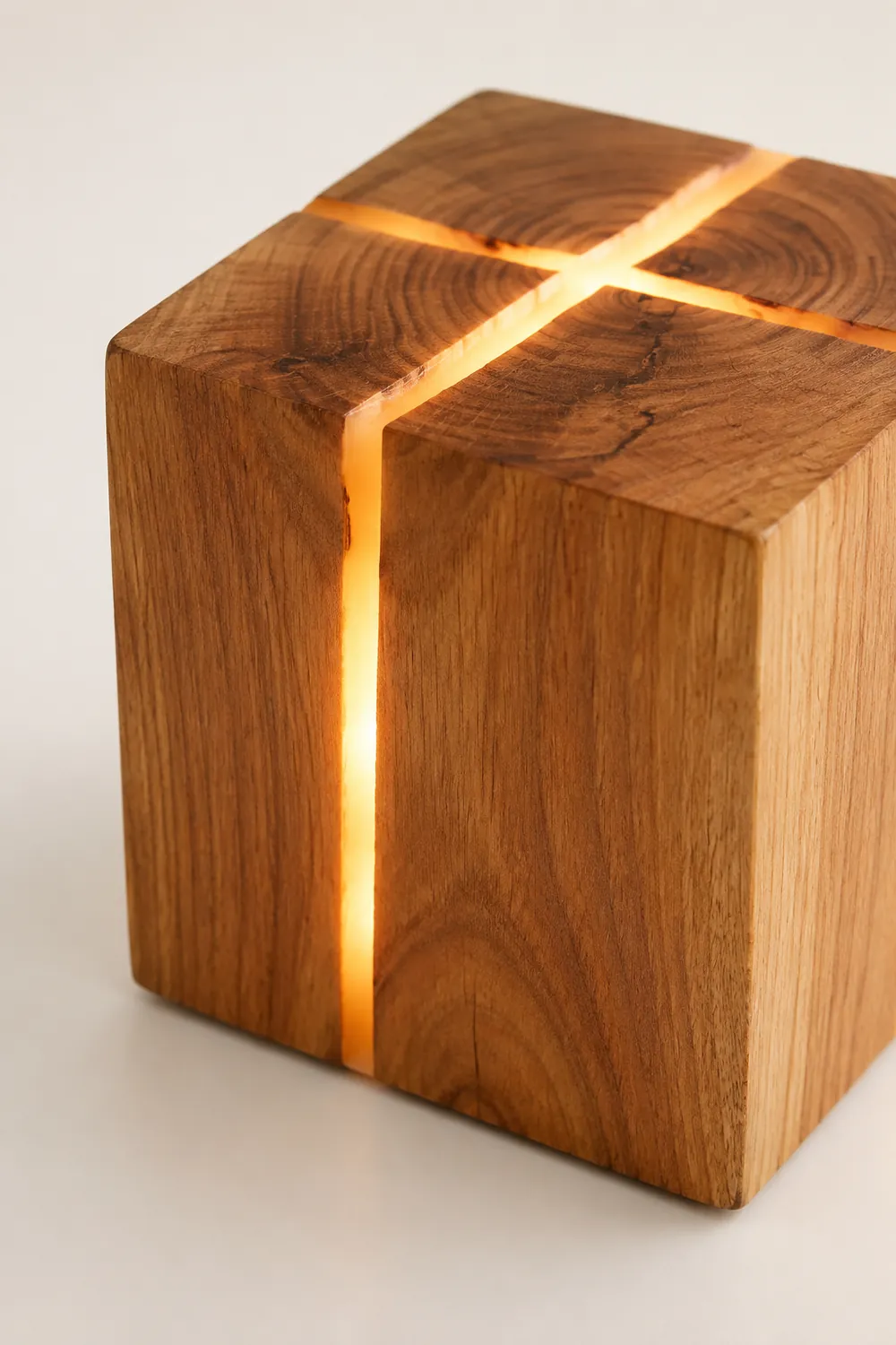 Solid Wood Art Crackle Table Lamp - Lumpaz
