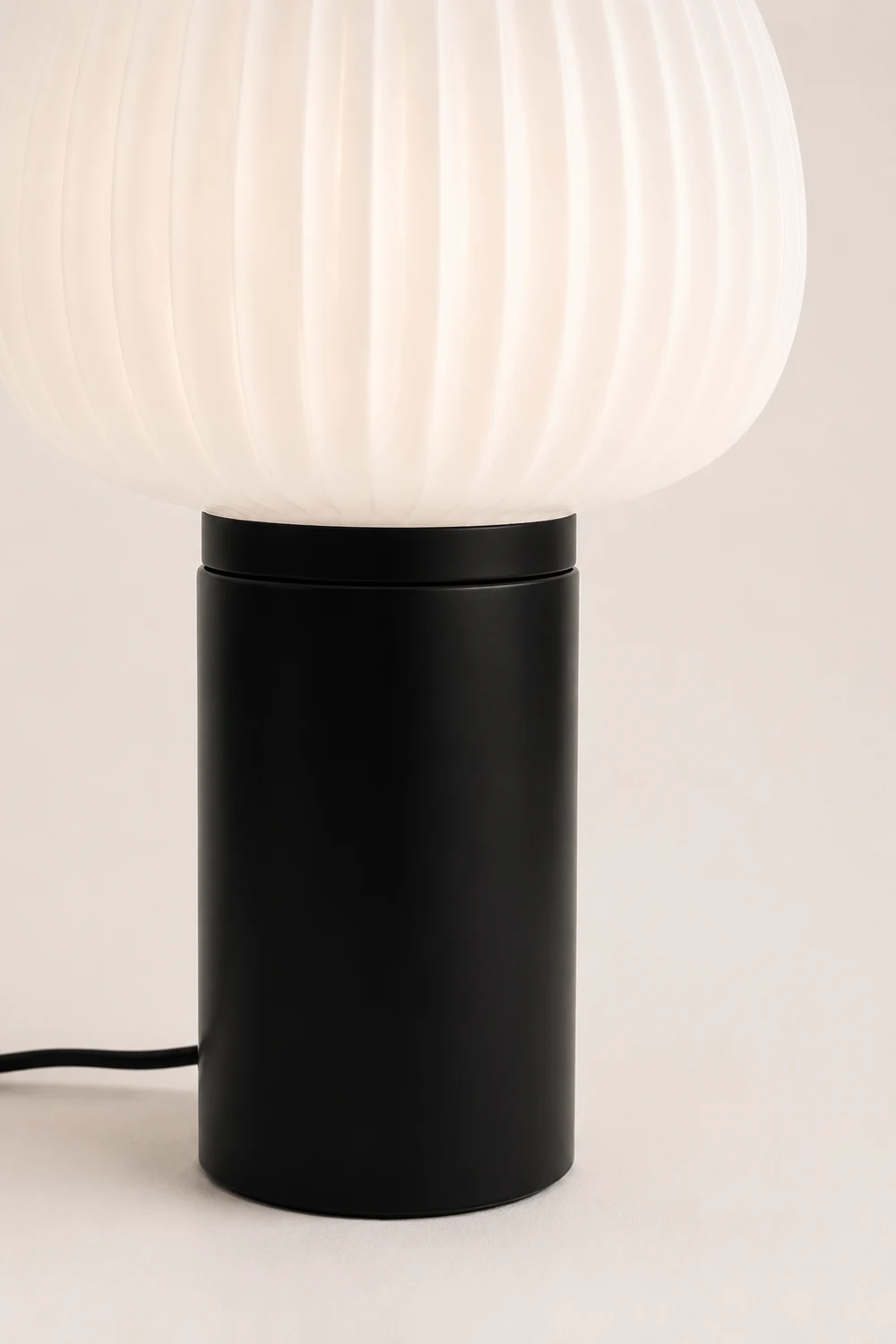 Nordic Light Luxury Simple Bedroom Table Lamp - Lumpaz