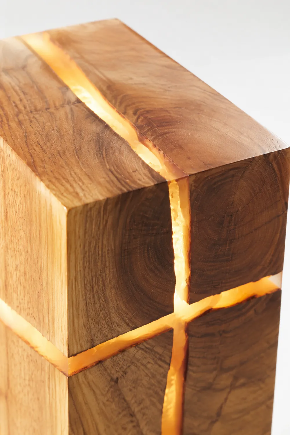 Solid Wood Art Crackle Table Lamp - Lumpaz