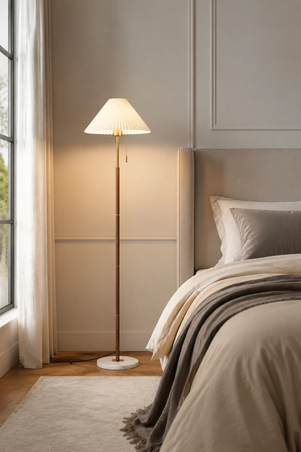 Vintage Pleated Metal Standing Lamp - Lumpaz