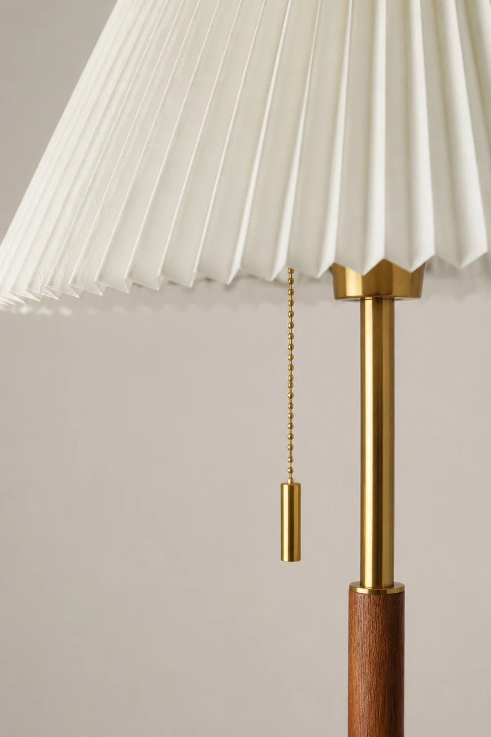 Vintage Pleated Metal Standing Lamp - Lumpaz