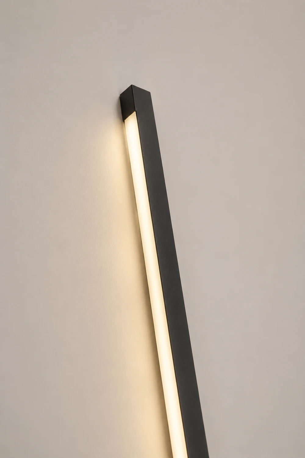 Edge Schlank Linear Wandlampe, 60/80/100/120/150/180/200CM - Lumpaz