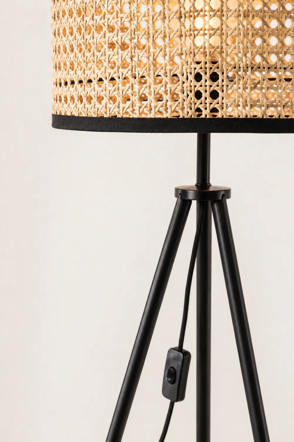 Ritta Tripod Stehlampe, Rattan & Weidengeflecht - Lumpaz