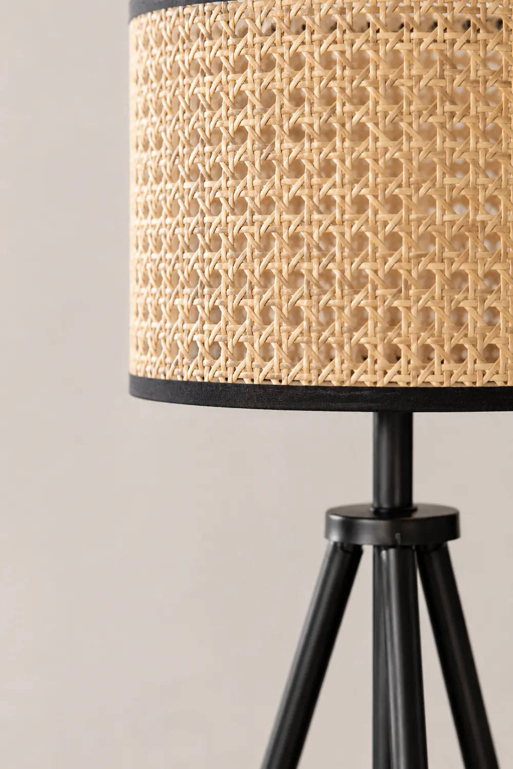 Ritta Tripod Stehlampe, Rattan & Weidengeflecht - Lumpaz