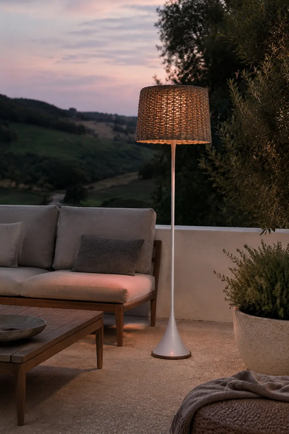 Ritta Wasserdichte Stehlampe für draußen 2 Farben, Rattan - Lumpaz