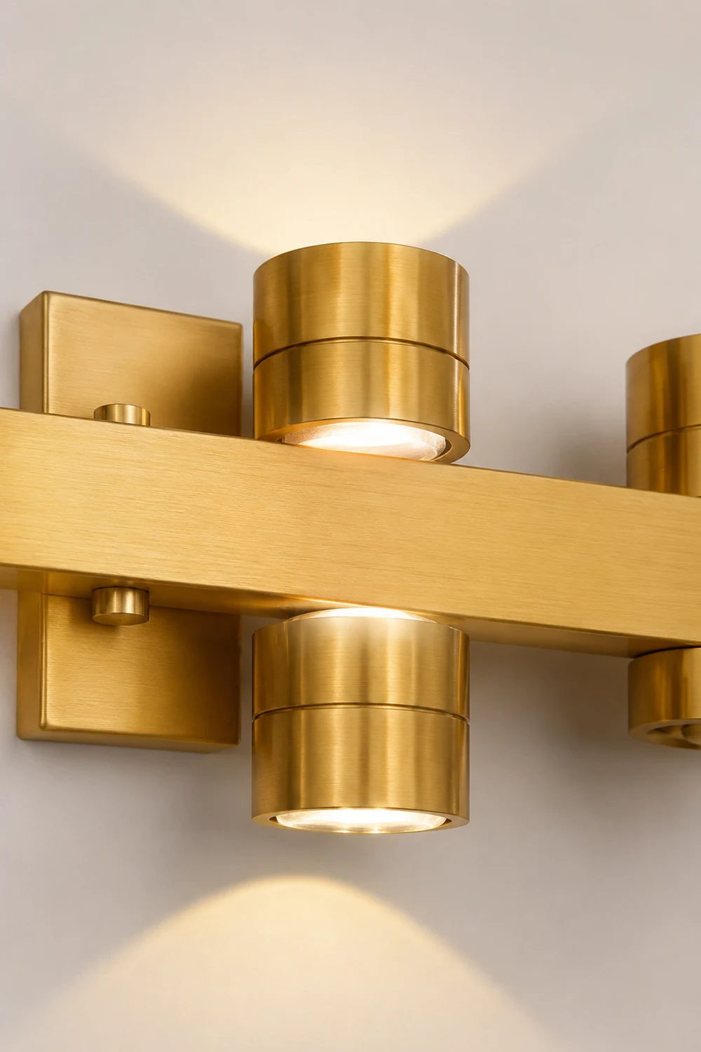 Freja Wandlampe Spiegelfront 2 Farbe & Stil, 2/3/4/6/8 Kopf - Lumpaz
