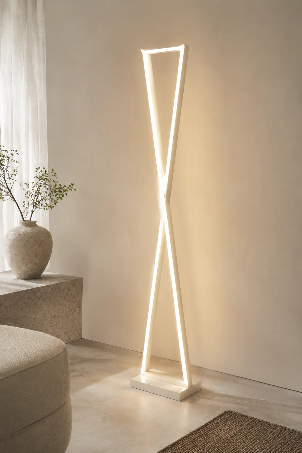 Edge Lineare Dreieckige Stehlampe, Metall, 2 Farben, 125CM Lang - Lumpaz