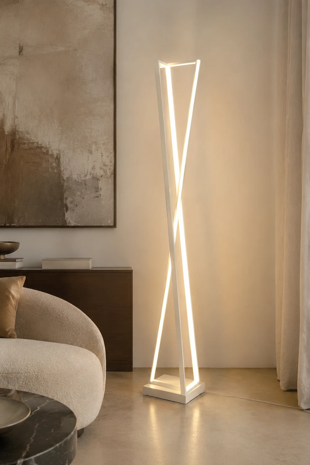 Edge Lineare Dreieckige Stehlampe, Metall, 2 Farben, 125CM Lang - Lumpaz
