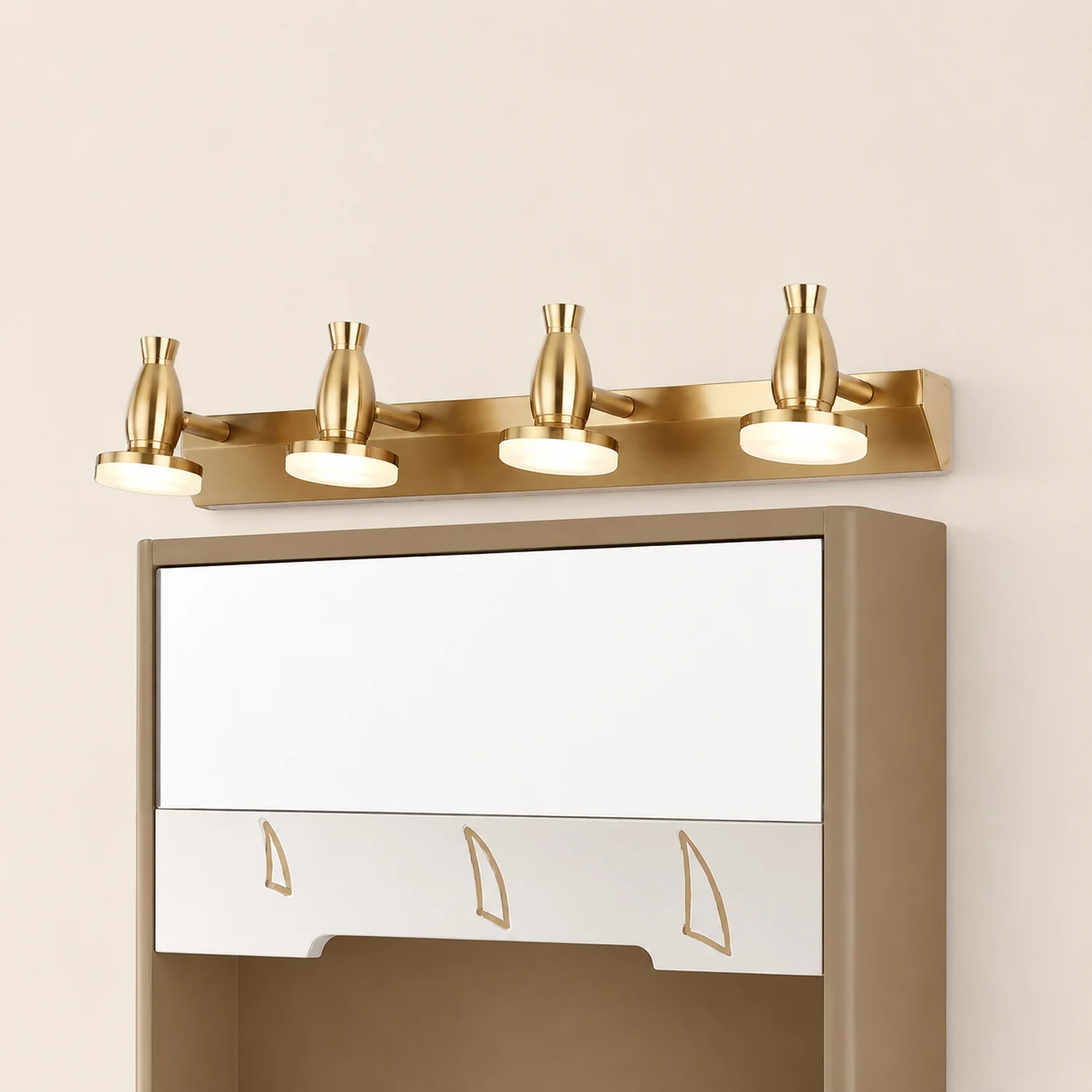 Leigh Spiegelfront Waschtisch-Wandleuchte, Messing, 52CM Lang - Lumpaz