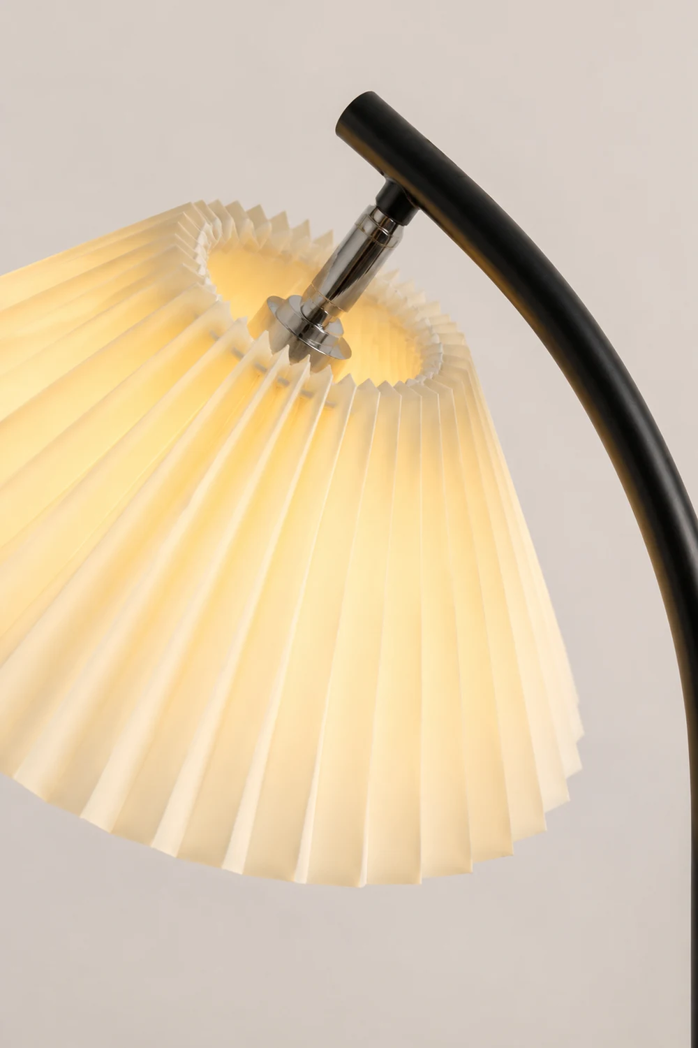 Ozawa Stehlampe Plissiert, Metall, 3 Farben, 157CM Lang - Lumpaz