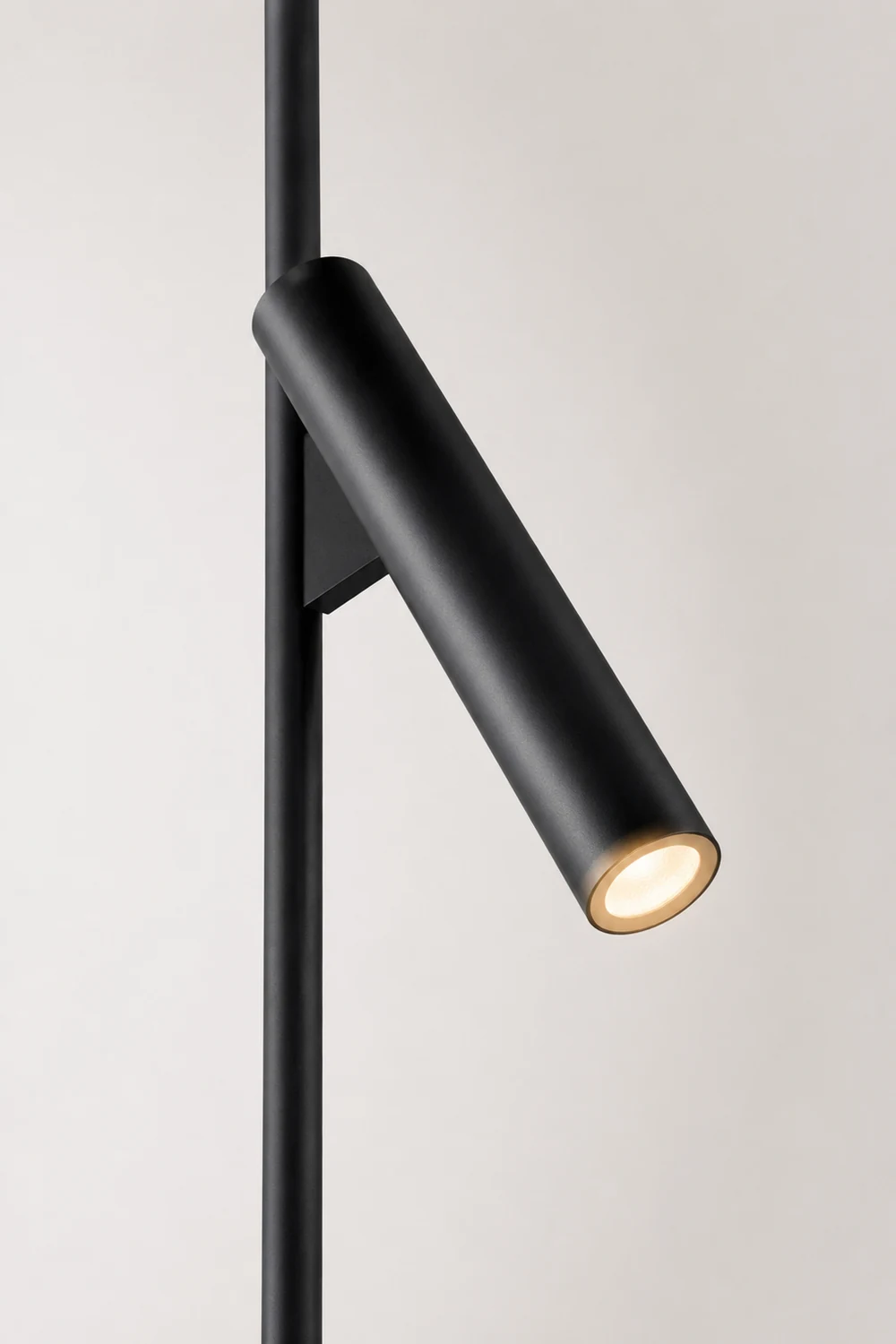 Freja Stehleuchte, 1/2-flammig, 3 Farben 150CM Lang/170CM Lang - Lumpaz