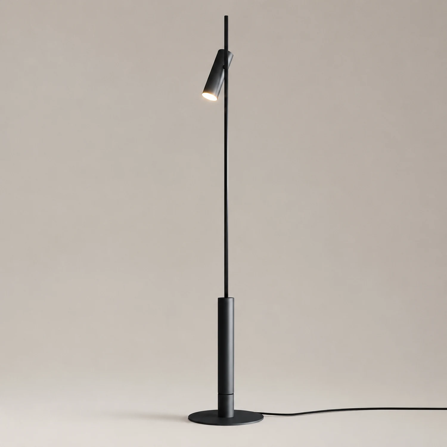 Freja Stehleuchte, 1/2-flammig, 3 Farben 150CM Lang/170CM Lang - Lumpaz