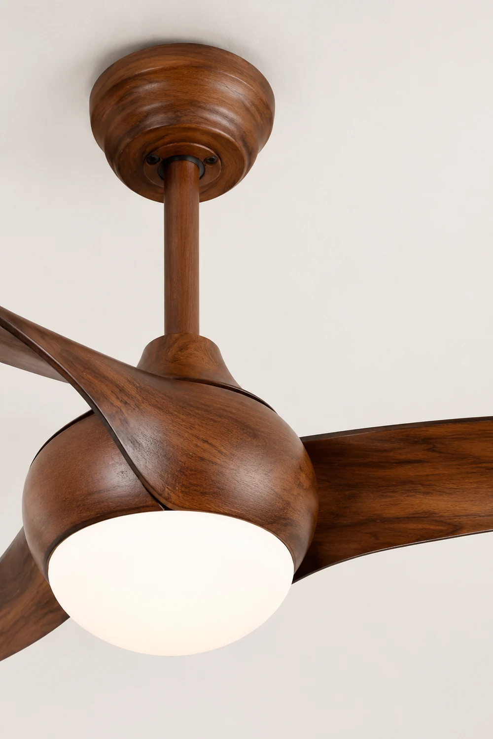 Garner 3-Blatt Deckenventilator mit Beleuchtung, Schwarz & Braun, ∅132CM - Lumpaz