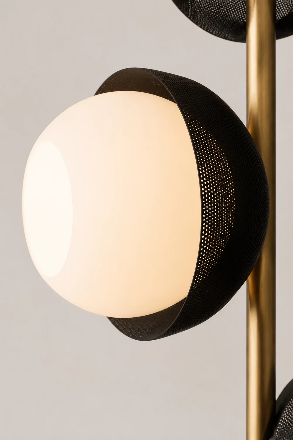 Salgado Schwarz & Gold Halbkreis Stehleuchte, 3-flamming, Metall, 53CM Lang - Lumpaz
