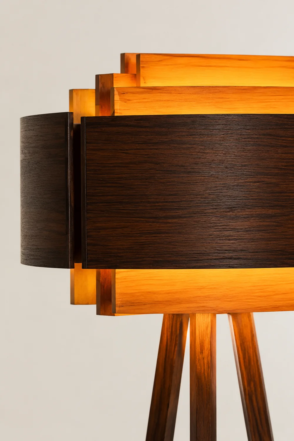 Ozawa Moderne Braune Stativ-Stehleuchte, Holz, 157CM Lang - Lumpaz