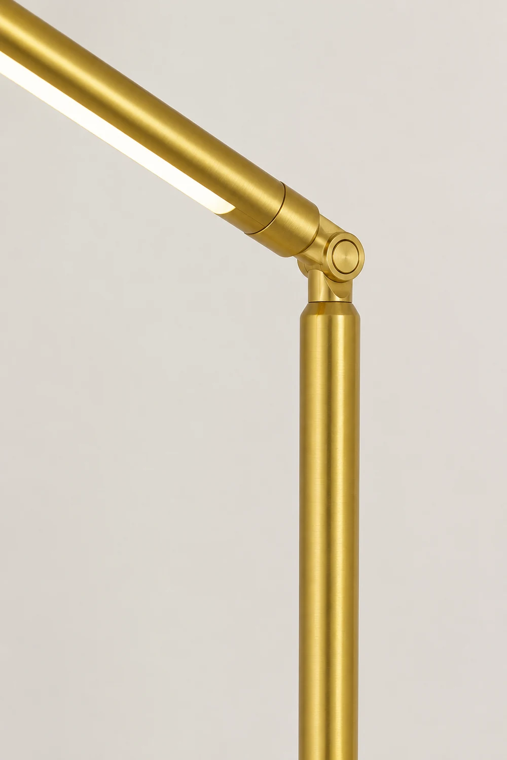 Edge Lineare Verstellbare Stehleuchte, Messing 119CM Lang - Lumpaz