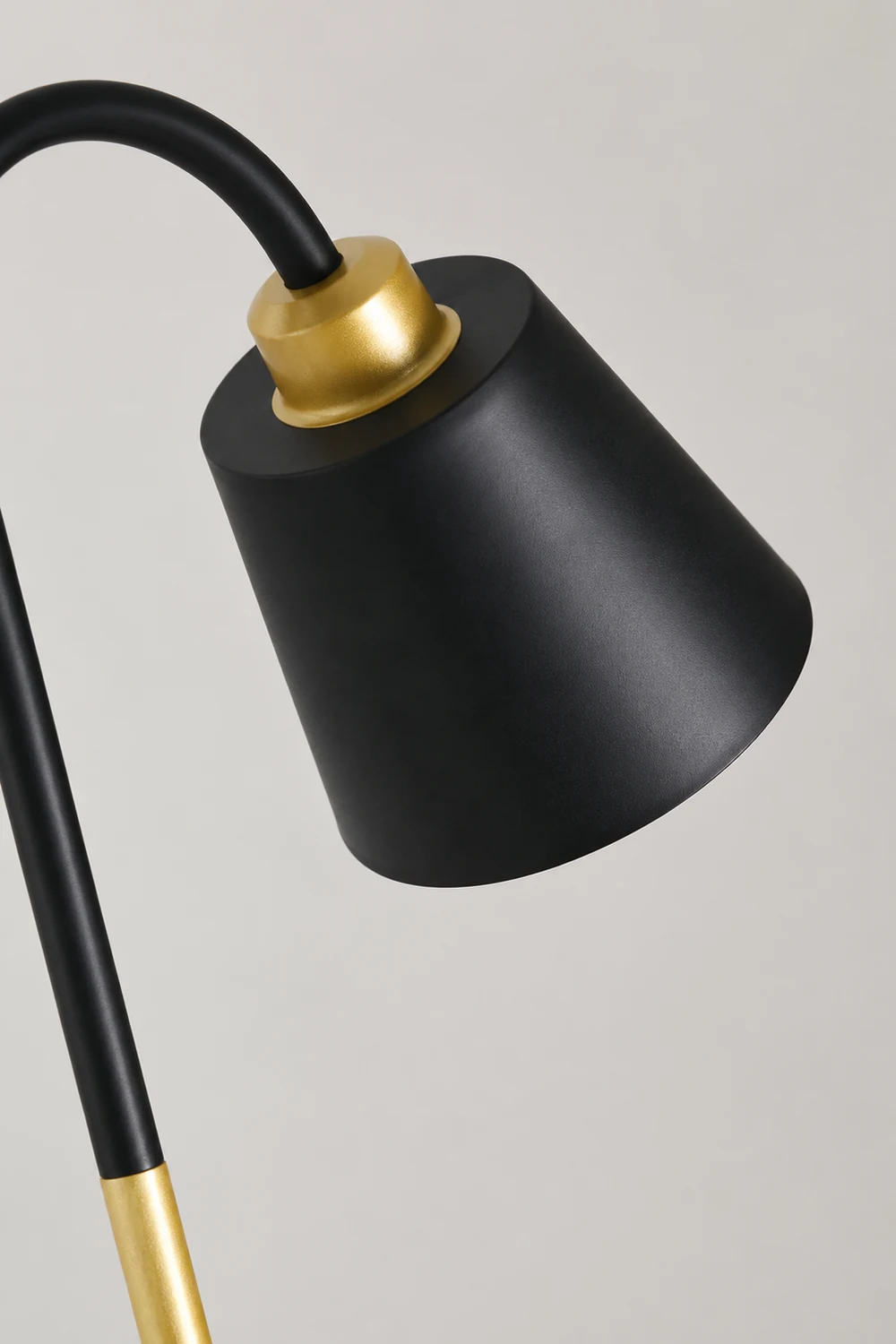 Morandi Geometrische Stehleuchte, Metall, 2 Farben, 145CM Lang - Lumpaz