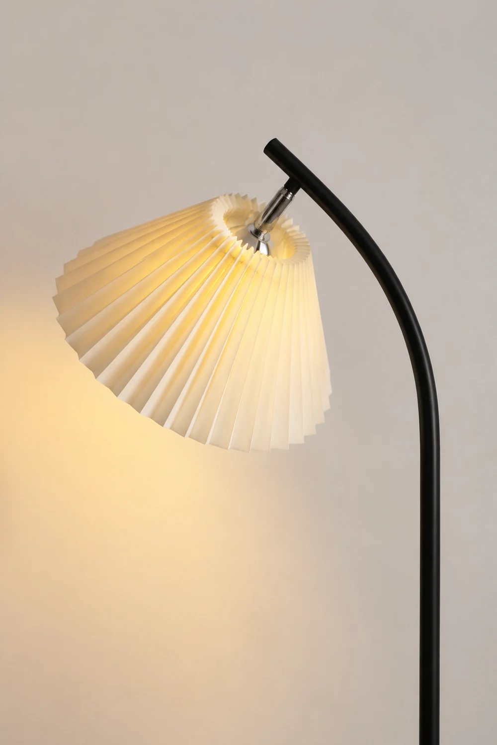 Ozawa Stehlampe Plissiert, Metall, 3 Farben, 157CM Lang - Lumpaz
