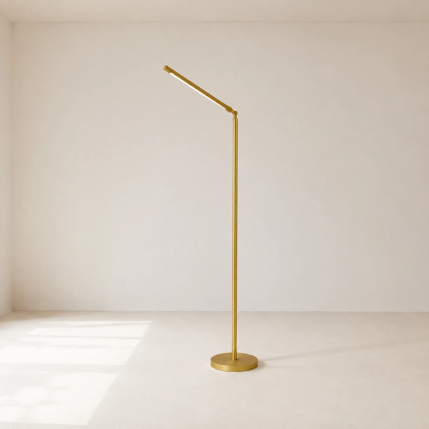 Edge Lineare Verstellbare Stehleuchte, Messing 119CM Lang - Lumpaz