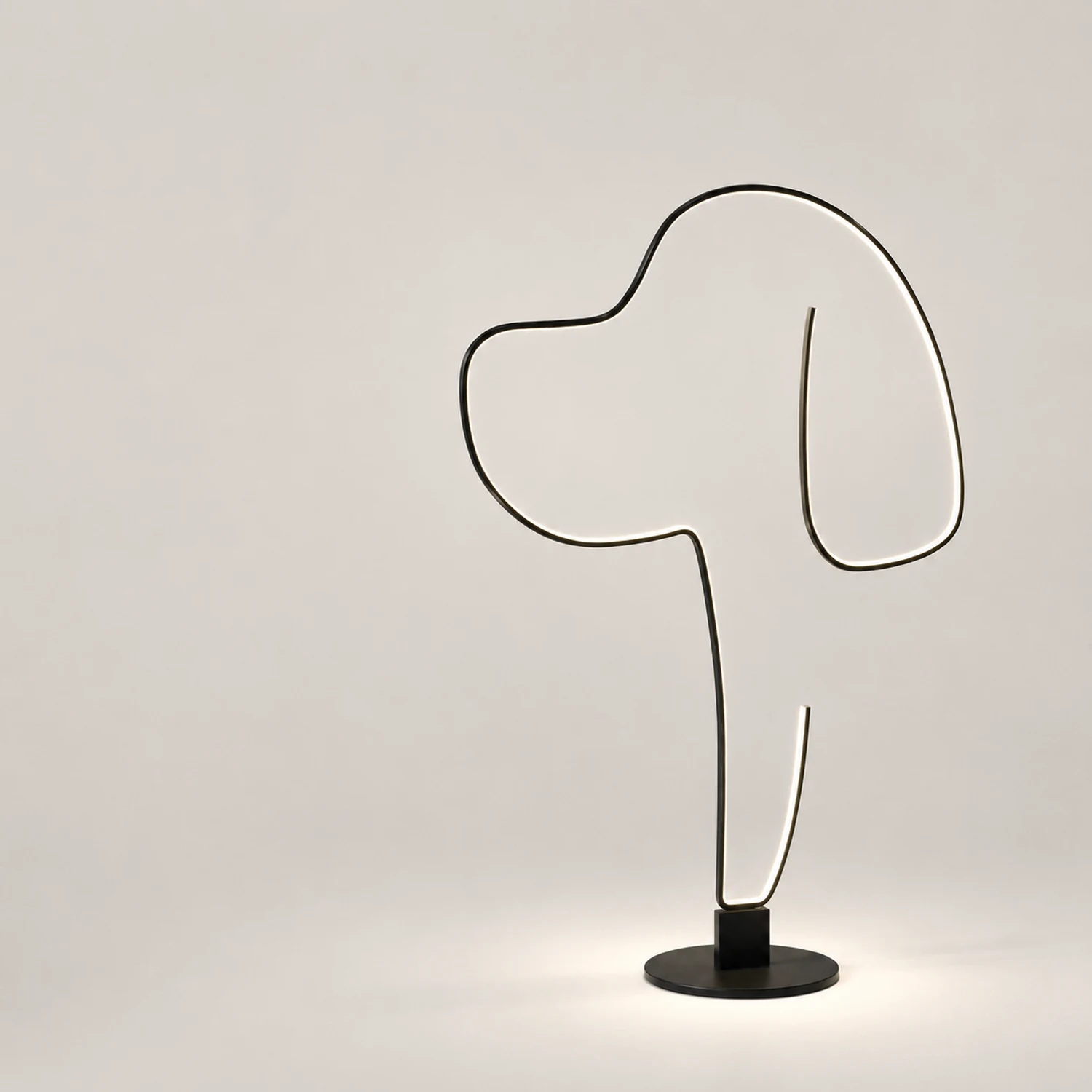 Edge Lineare Stehleuchte in Katzen- und Hundeform, Metall, 120CM Lang - Lumpaz