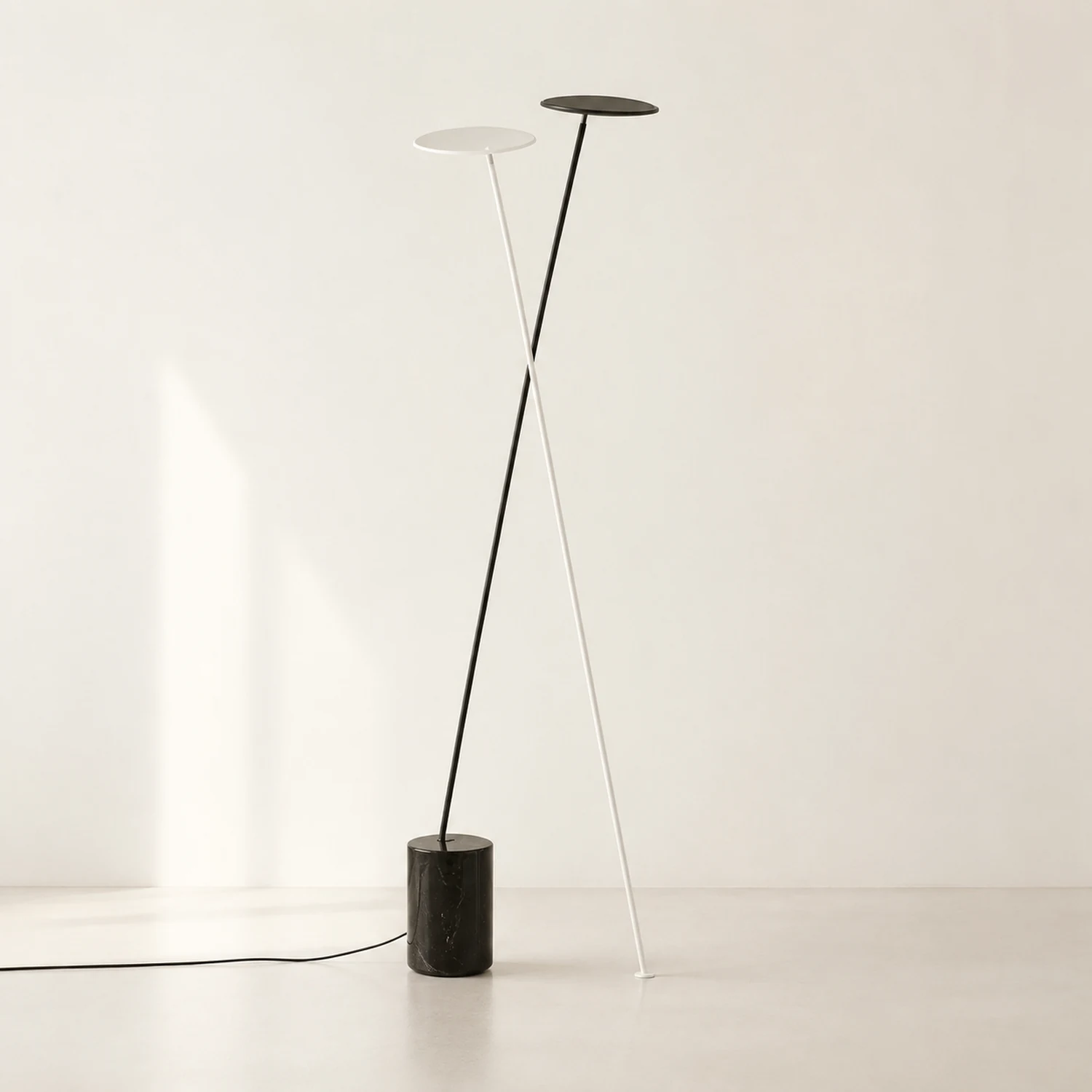 Valentina Geometrische Stehlampe, 2 Farben, 119CM Lang - Lumpaz
