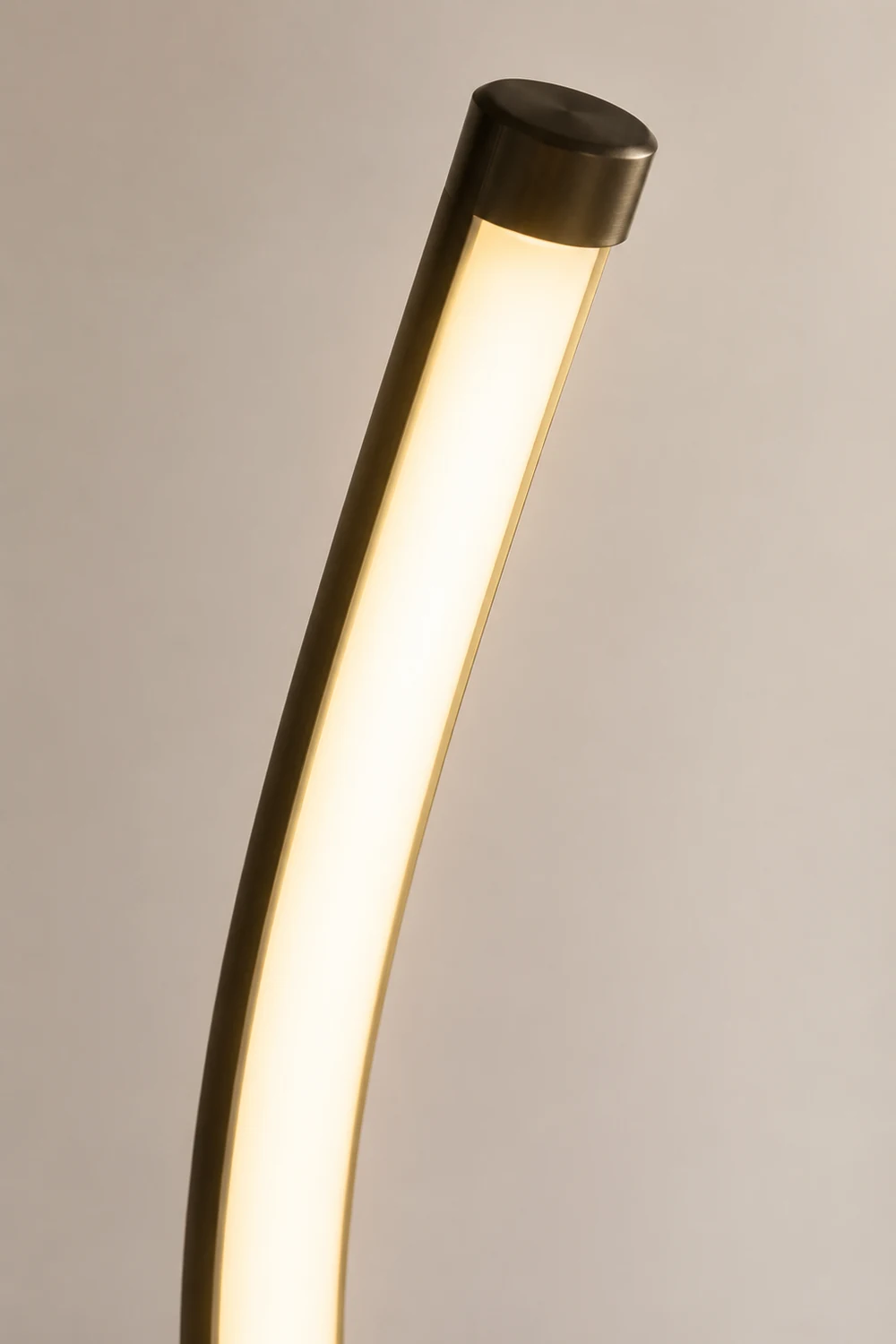 Stromlinie Stehleuchte, Metall, 2 Farben, 145CM Lang - Lumpaz