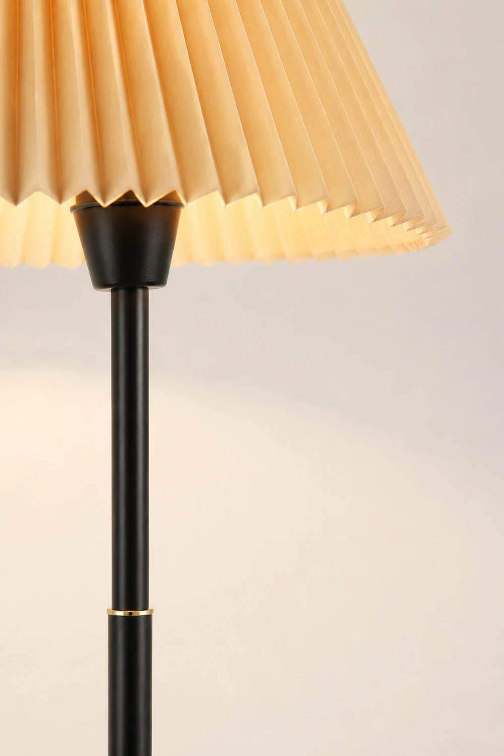 Ozawa Stehleuchte Plissiert, Metall & Stoff, 3 Farben, 165CM Lang - Lumpaz