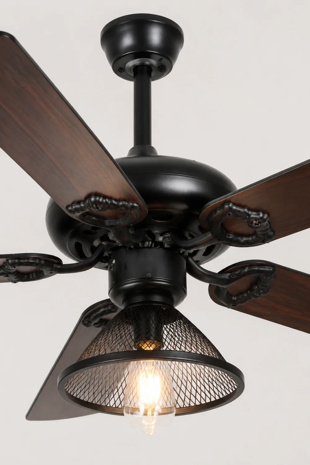 Alessio Industrial 5-Blatt Deckenventilator mit Beleuchtung, Schwarz, 4 Stil, ∅107CM - Lumpaz