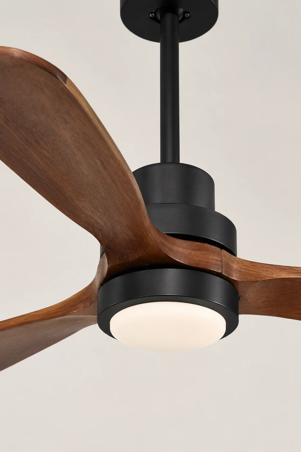 Haydn 3-Blatt-Deckenventilator mit Beleuchtung, Schwarz, Metall & Holz, ∅132CM - Lumpaz