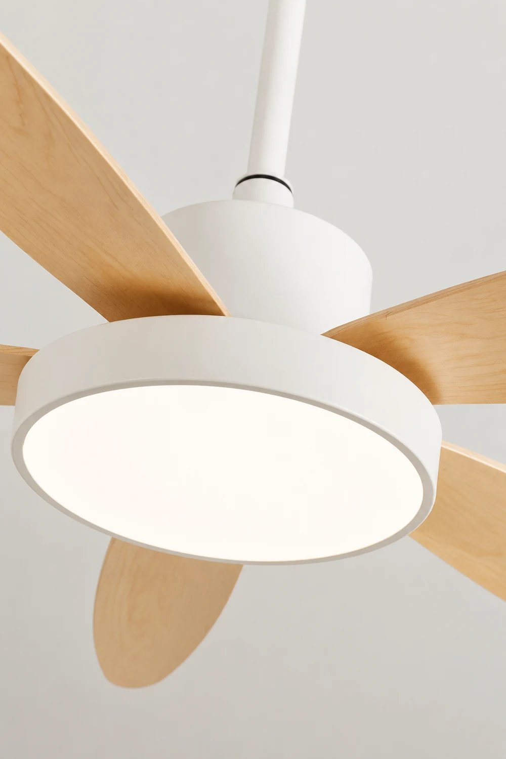 Haydn 5 Blätter Weiß und Schwarz Deckenventilator mit Beleuchtung, ∅120/130/140CM - Lumpaz