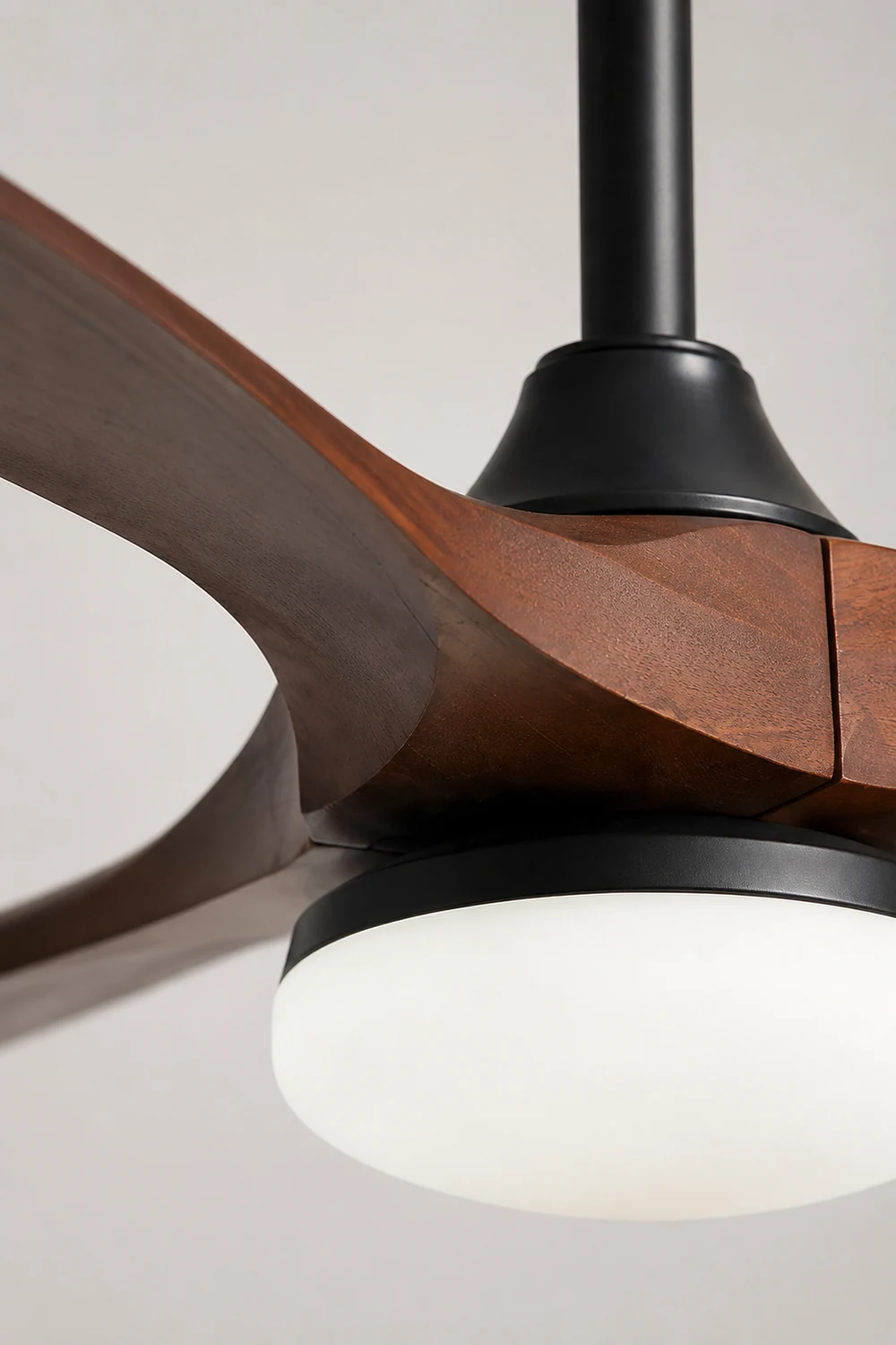 Haydn Schwarz 3 Blätter Deckenventilator mit Beleuchtung, Metall & Holz, ∅132CM - Lumpaz